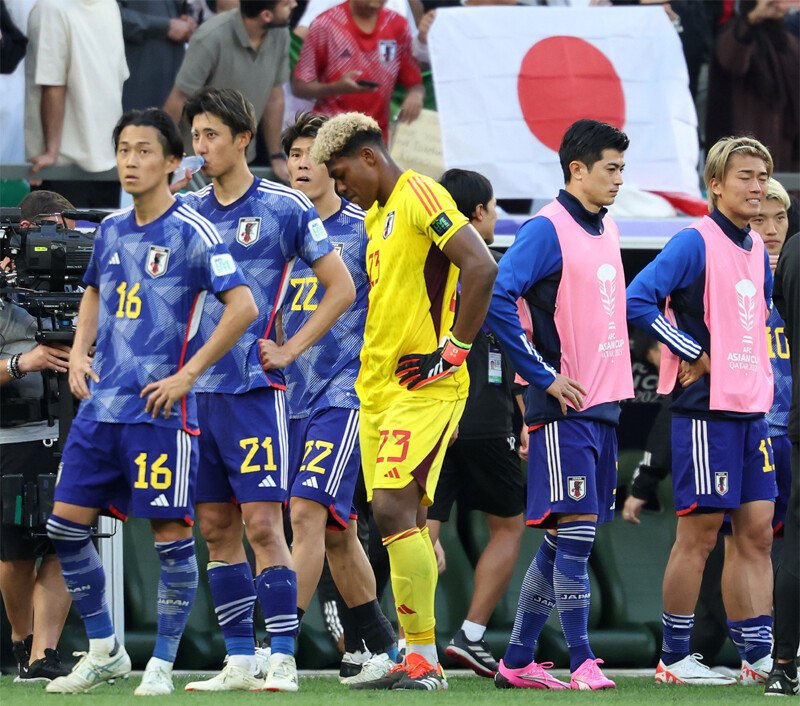 우승후보 1순위 日, 이란에 역전패… 8강 탈락｜동아일보