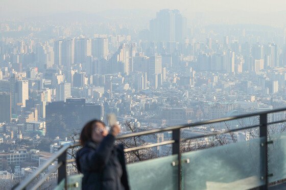 서울시, 오후 8시 초미세먼지 주의보 발령…“마스크 쓰세요”｜동아일보