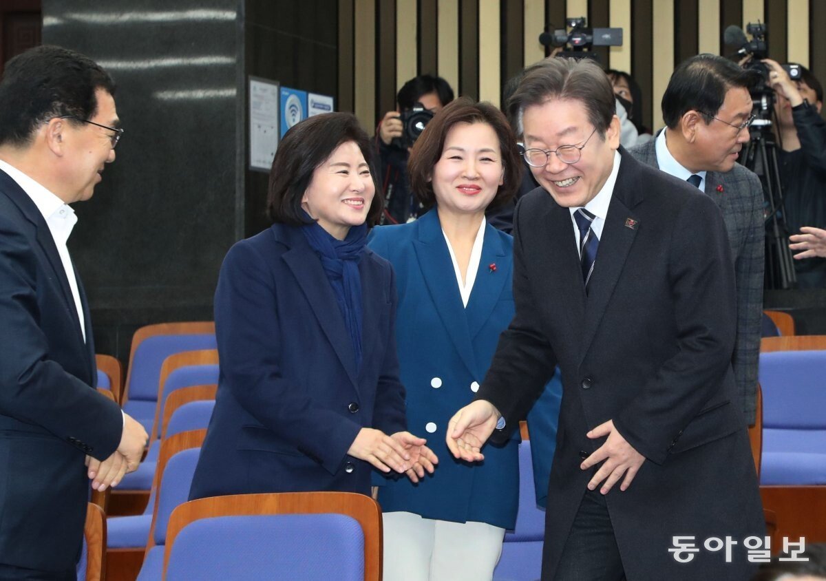 ‘위성정당 방지법’ 만들자던 野의원은 다 어디갔나[김지현의 정치언락]｜동아일보