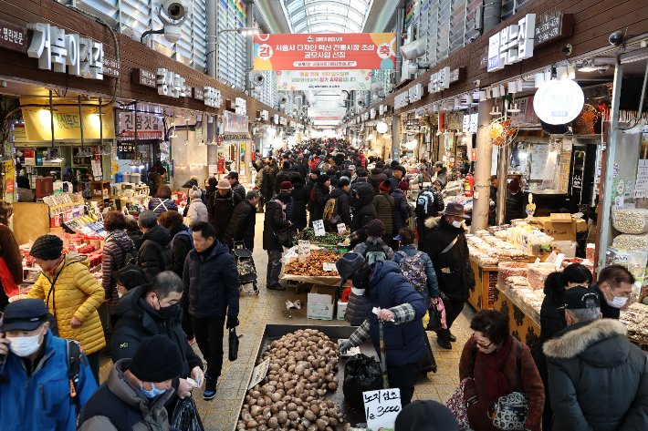 엇갈리는 경기 지표들…완연한 회복은 언제쯤?