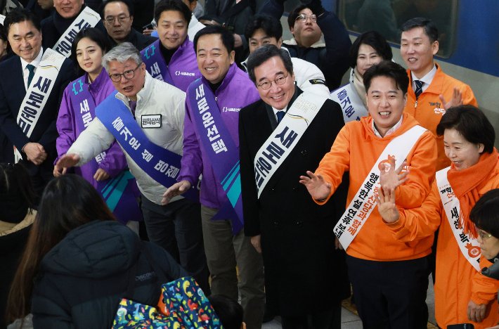 '개혁신당' 뭉친 제3지대…이준석·이낙연 투톱 체제